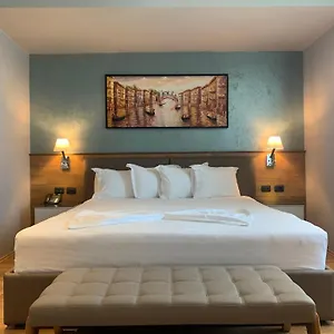 Hotell Butrinti