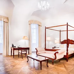 **** Hotell The Dominican Tjeckien